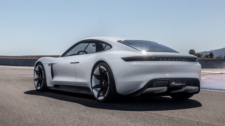 Porsche Taycan arrière
